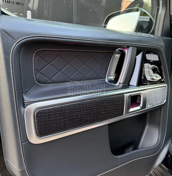 Mercedes Benz G 400 Stronger Than Time