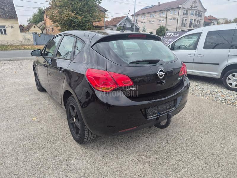 Opel Astra J 1.4 b