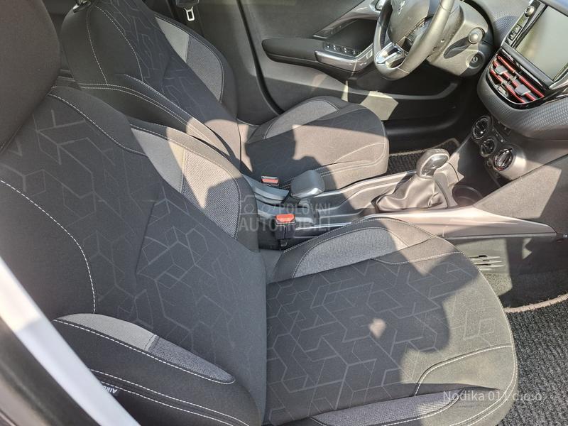 Peugeot 2008 1,2 b
