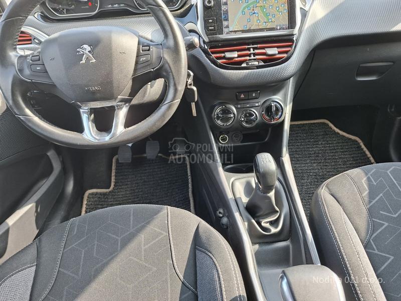 Peugeot 2008 1,2 b