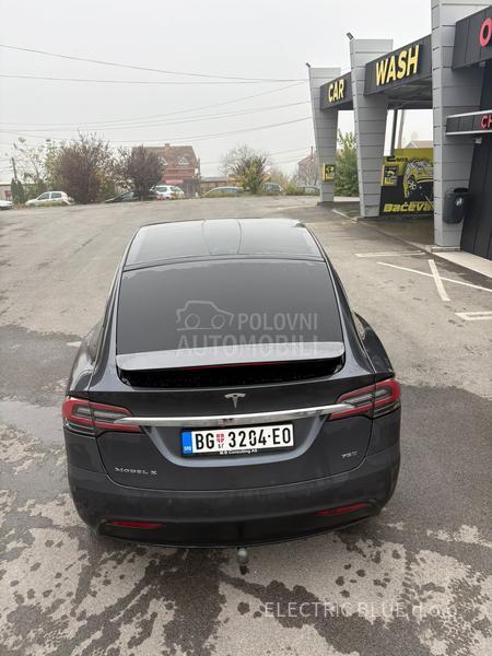 Tesla Model X premium