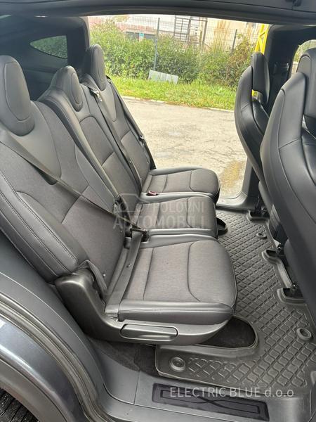 Tesla Model X premium