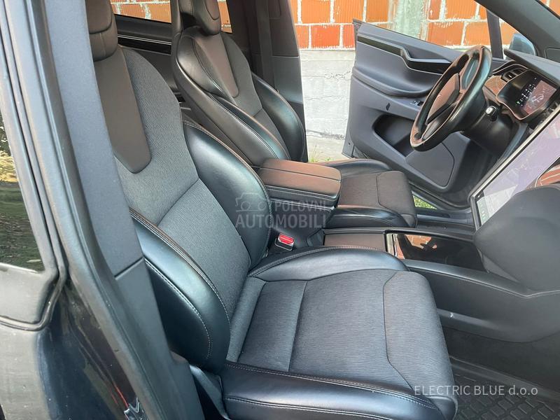 Tesla Model X premium