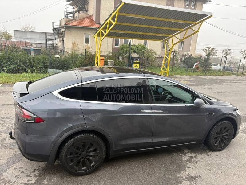 Tesla Model X premium