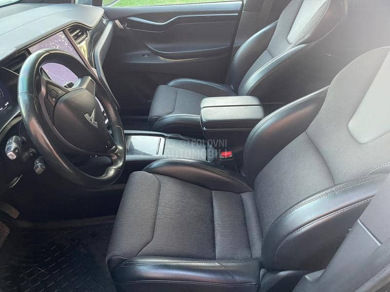 Tesla Model X premium