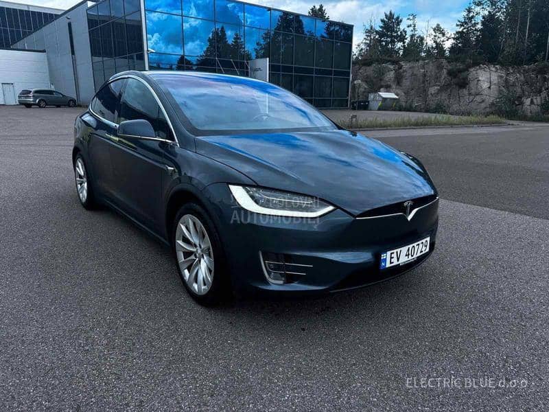Tesla Model X 
