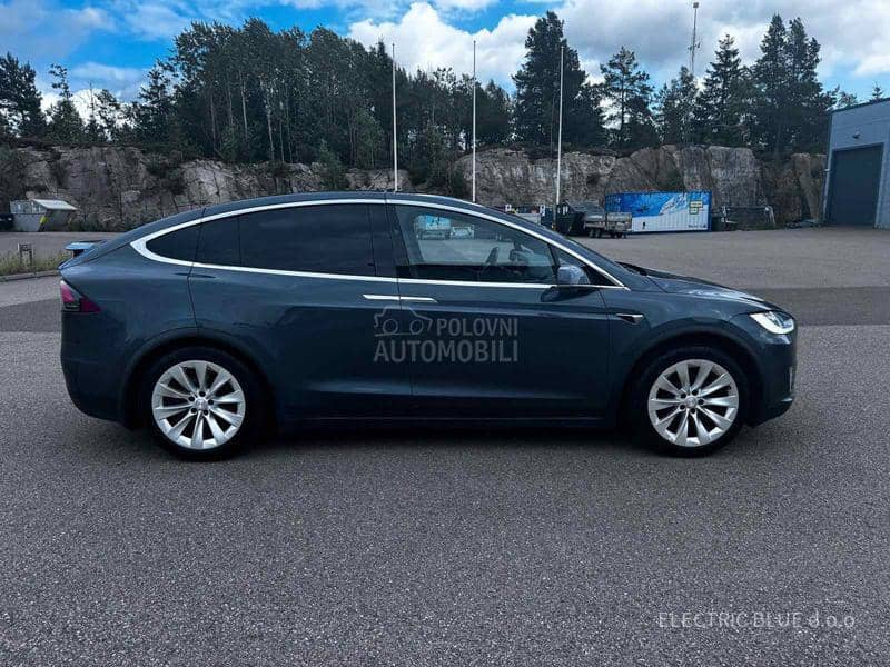 Tesla Model X 
