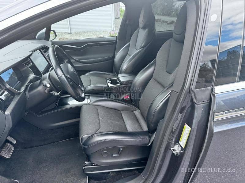 Tesla Model X 
