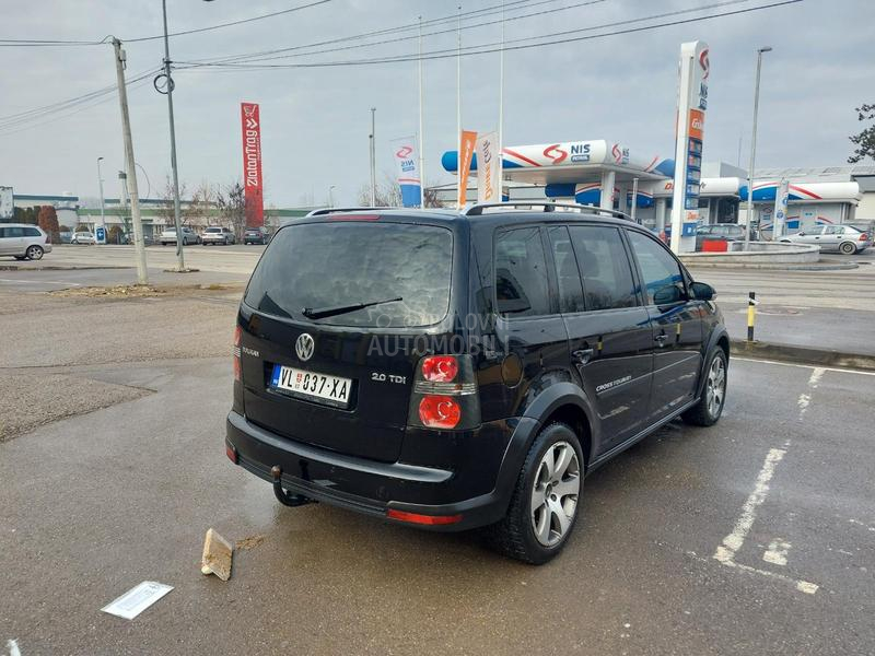 Volkswagen Touran CROSS