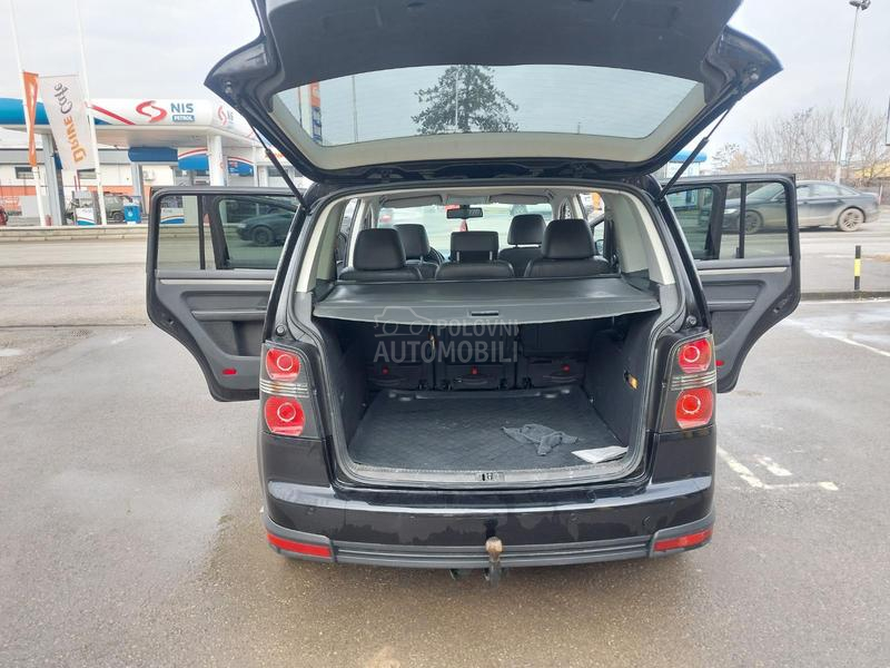 Volkswagen Touran CROSS