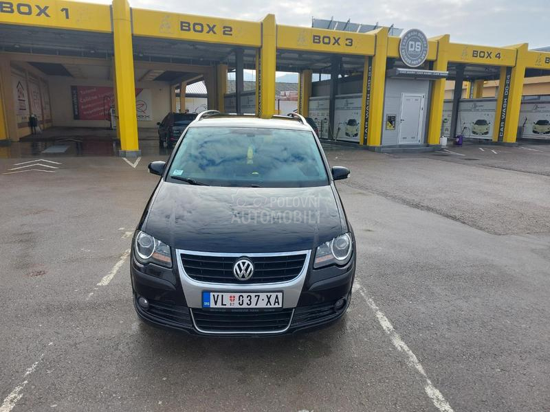 Volkswagen Touran CROSS