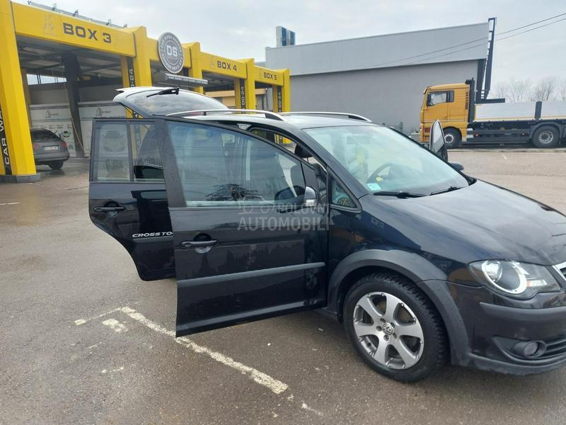 Volkswagen Touran CROSS