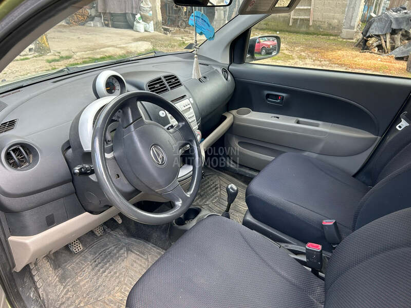 Daihatsu Sirion 
