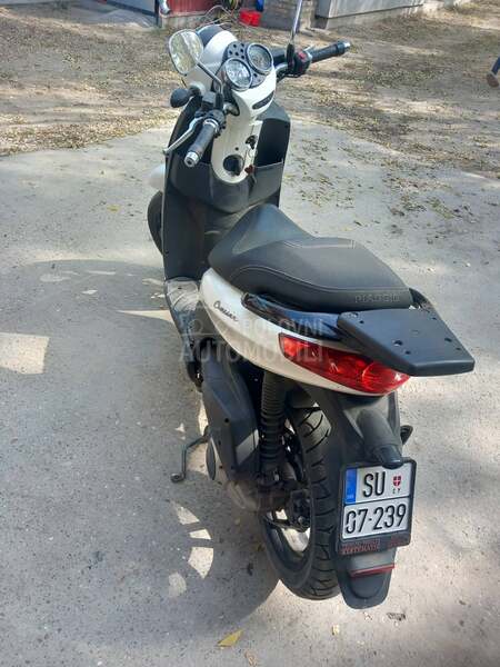 Piaggio Carnaby cruiser