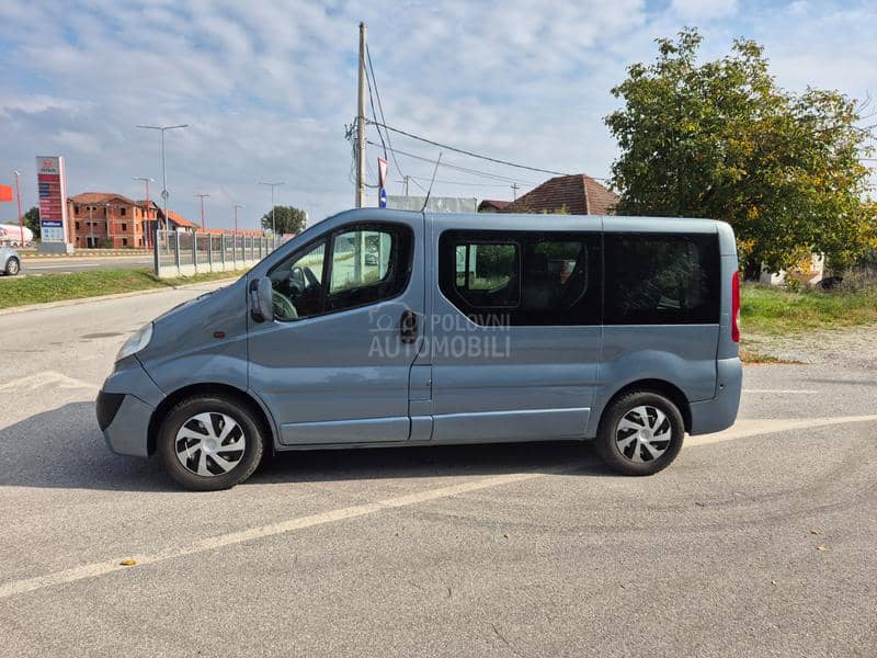 Opel Vivaro 2.5 CDTI TOUR