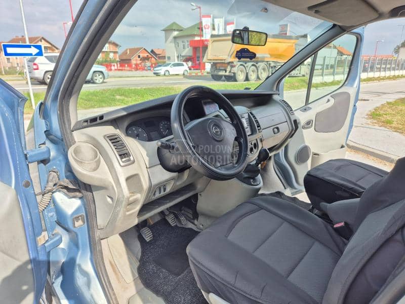 Opel Vivaro 2.5 CDTI TOUR