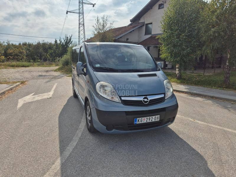 Opel Vivaro 2.5 CDTI TOUR
