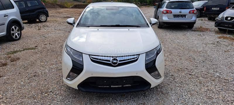 Opel Ampera 