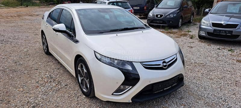 Opel Ampera 
