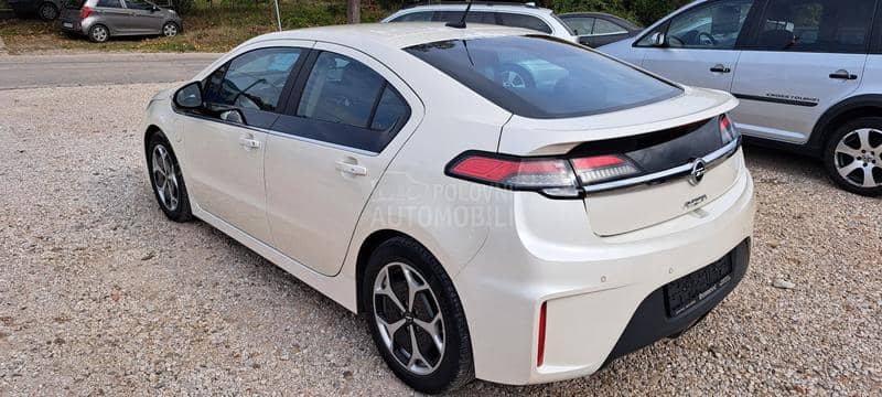 Opel Ampera 