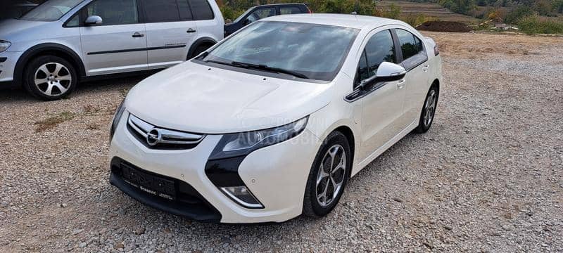 Opel Ampera 