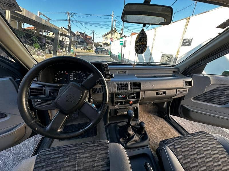 Opel Frontera 