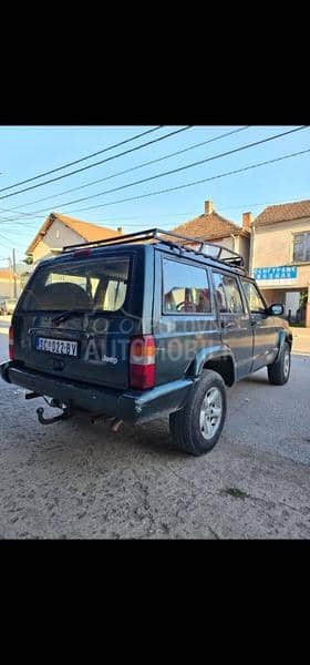 Jeep Cherokee 