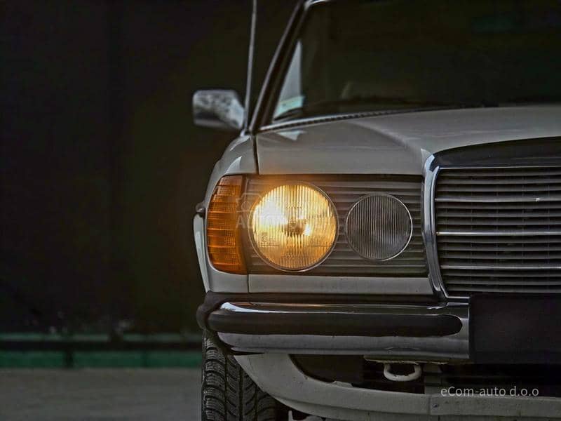 Mercedes Benz W123 300 D