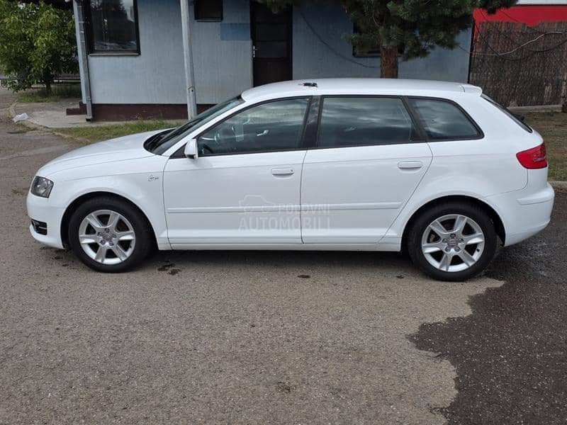 Audi A3 1.6td 77k w  NAV I
