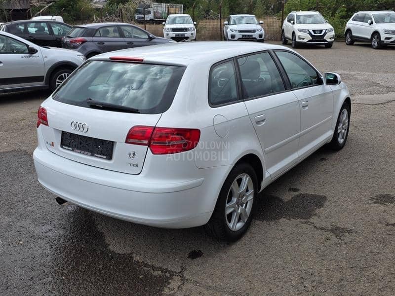 Audi A3 1.6td 77k w  NAV I