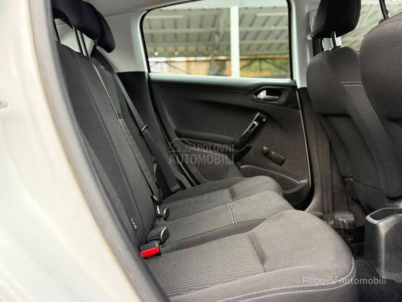 Peugeot 208 RATA 89E