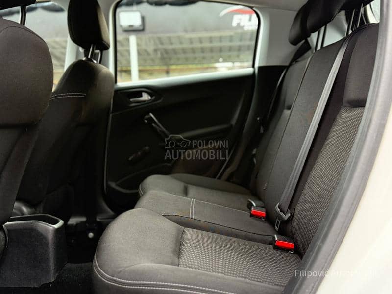 Peugeot 208 RATA 89E
