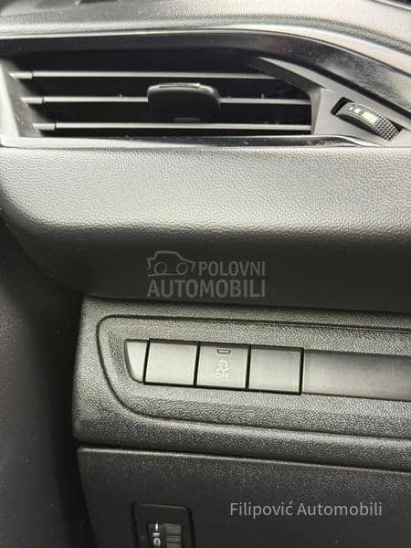 Peugeot 208 RATA 89E