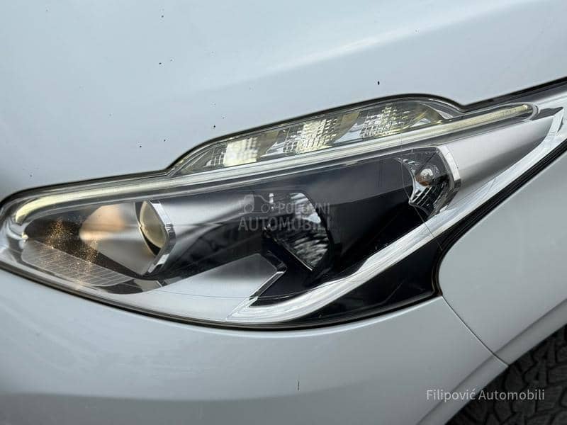 Peugeot 208 RATA 89E