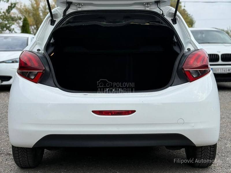 Peugeot 208 RATA 89E