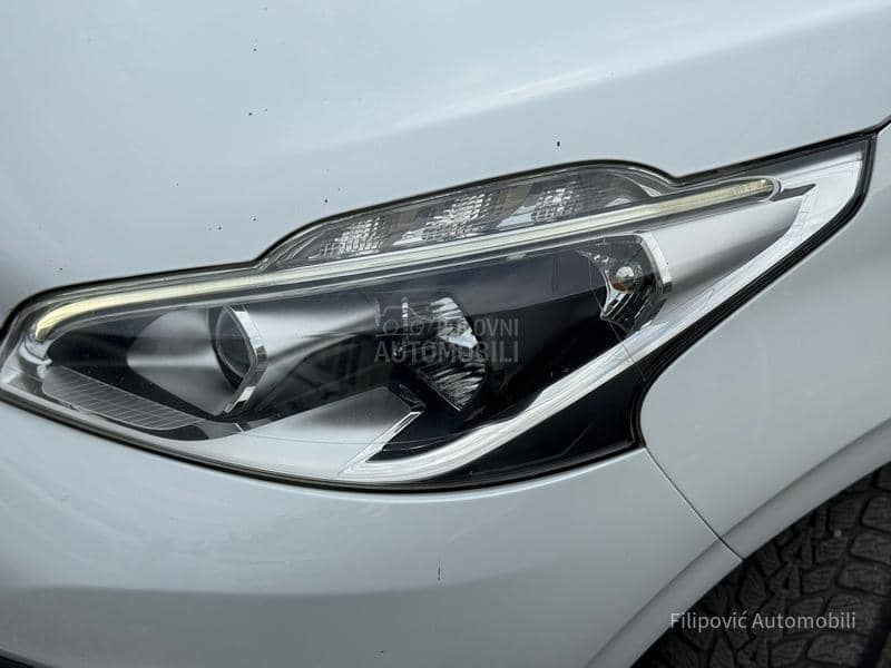 Peugeot 208 RATA 89E