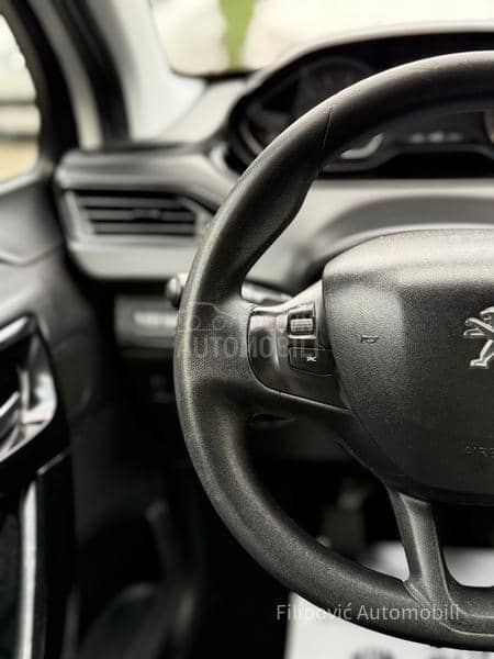 Peugeot 208 RATA 89E