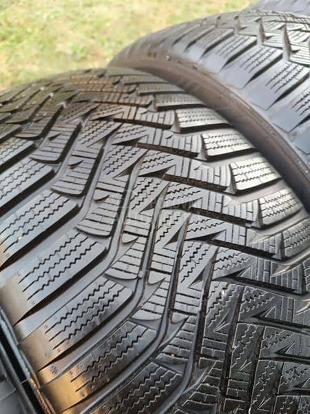 Laufenn 235/55 R19 Zimska