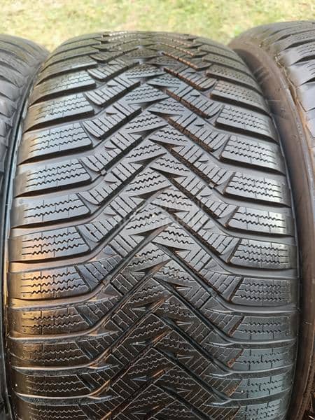 Laufenn 235/55 R19 Zimska