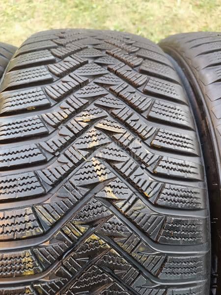 Laufenn 235/55 R19 Zimska