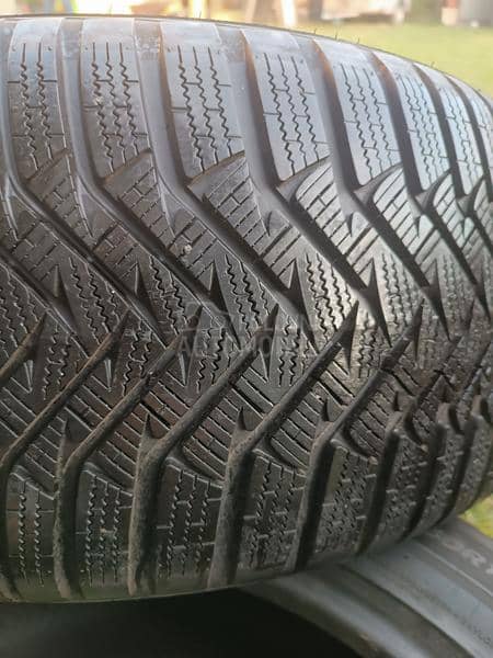 Laufenn 235/55 R19 Zimska