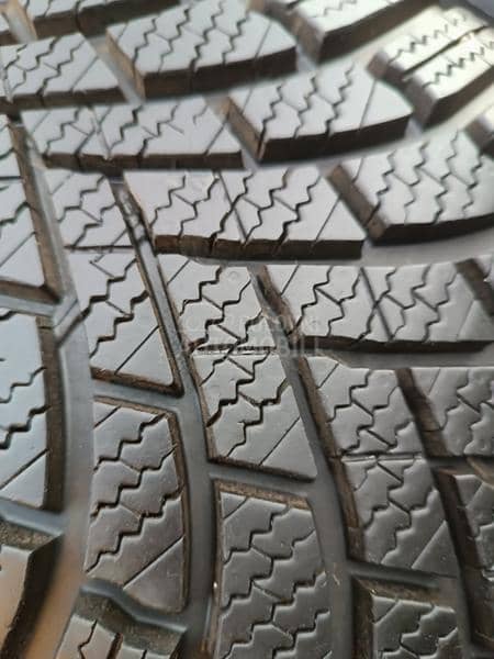 Bridgestone 235/55 R20 Zimska