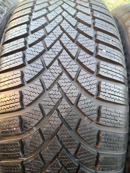 Bridgestone 235/55 R20 Zimska