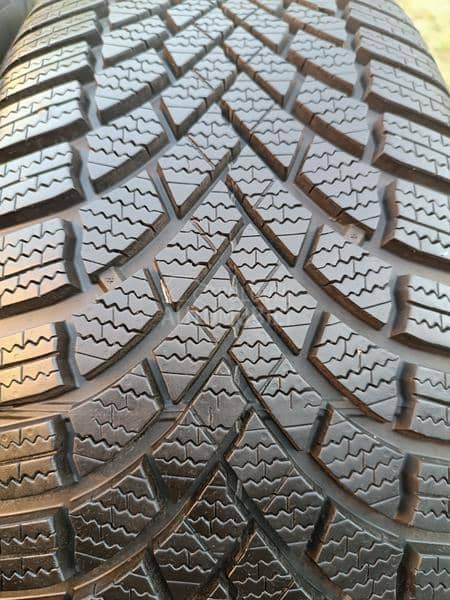 Bridgestone 235/55 R20 Zimska