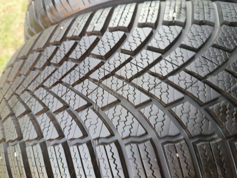 Bridgestone 235/55 R20 Zimska