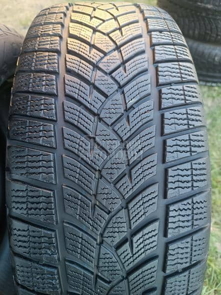 Goodyear 225/55 R18 Zimska