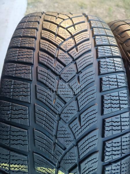 Goodyear 225/55 R18 Zimska