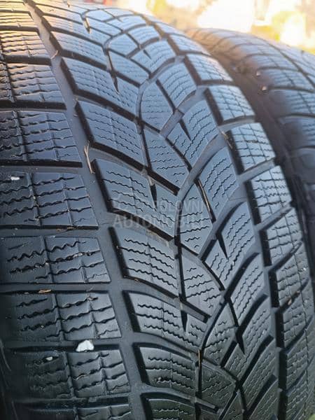 Goodyear 225/55 R18 Zimska