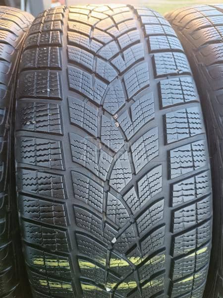 Goodyear 225/55 R18 Zimska