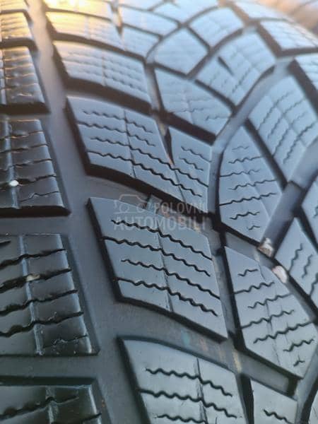 Goodyear 225/55 R18 Zimska